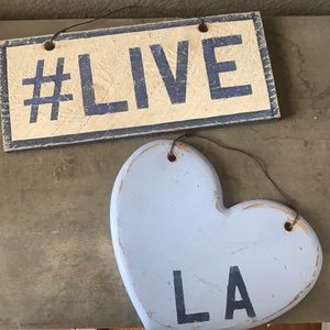 AUTOGRAPHED BRANDY MELVILLE SIGNS